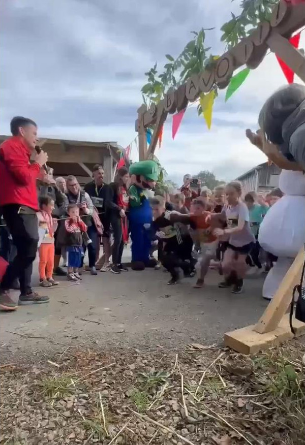 328b2fbb-696d-4e54-aa2c-d0178cfcf193